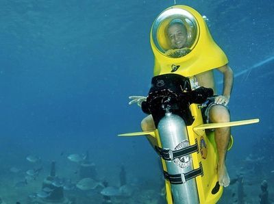 Foto: Ini Baru Beda, Skuter Bawah Laut
