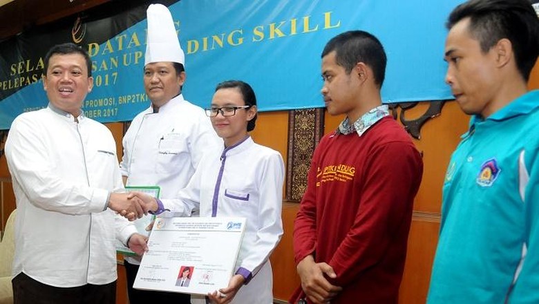 Lulus Upgrading Skill, 560 Calon TKI Dilepas ke Luar Negeri Lulus Upgrading Skill, 560 Calon TKI Dilepas ke Luar Negeri