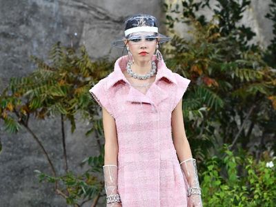 Foto: 25 Koleksi Busana Terbaru Chanel di Paris Fashion Week