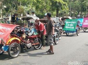Dilarang Beroperasi, Ratusan Tukang Becak Demo di Purworejo Dilarang Beroperasi, Ratusan Tukang Becak Demo di Purworejo
