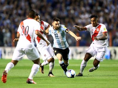 Messi Melempem, Argentina pun Mejan