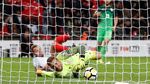 Pesawat Terbang Kertas di Stadion Wembley
