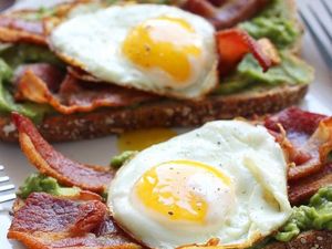 Open Sandwich Enak dan Praktis dan Oseng Mercon yang Pedas Nonjok