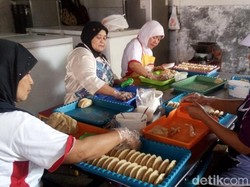 Sukses Jualan Singkong, Eks Napi Ini Tiap Tahun Umrahkan Karyawannya