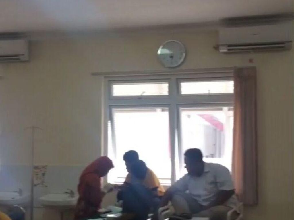 15 Korban Ledakan Balon di Malang Tinggalkan Rumah Sakit 15 Korban Ledakan Balon di Malang Tinggalkan Rumah Sakit