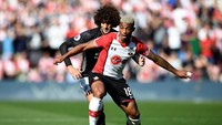 Mario Lemina, Southampton. Membuat 90,03% operan sukses dari total 311 operan. (Dylan Martinez/Reuters)
