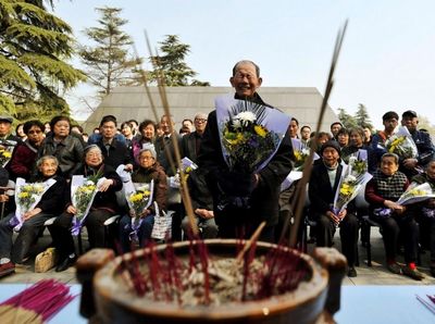 Cara Orang China Menghormati Leluhur