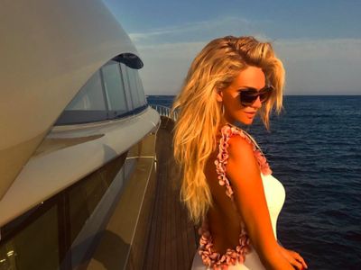 Melongok Instagram Si Seksi Ambassador Piala Dunia 2018