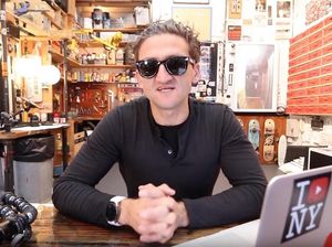 Casey Neistat: Dulu Tukang Cuci Piring, Sekarang Youtuber Top Casey Neistat: Dulu Tukang Cuci Piring, Sekarang Youtuber Top