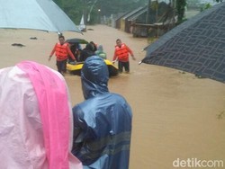 Banjir Surut, Material Longsor di Pangandaran Mulai Dievakuasi