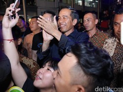 Setelah Ebiet G Ade, Jokowi Nonton Deadsquad di Synchronize Fest 2017