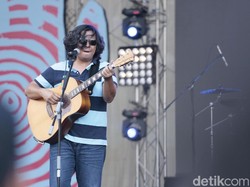 Syahdunya Float di Panggung Synchronize Fest 2017