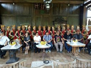 Butet Kertaradjasa: Festival Gandrung Sewu Ide Cemerlang Pemersatu Bangsa Butet Kertaradjasa: Festival Gandrung Sewu Ide Cemerlang Pemersatu Bangsa