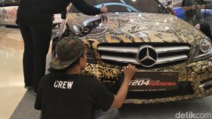 Coret-coret Mercedes-Benz Malah Cetak Rekor Muri