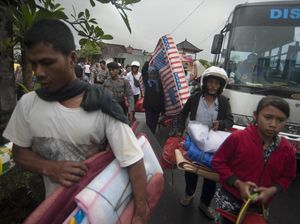Pengungsi Gunung Agung Mulai Pulang