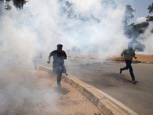 Ada Demo terkait Pilpres, Polisi Kenya Lontarkan Gas Air Mata