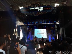 Mengawali Malam Minggu Bareng Adhitia Sofyan di Synchronize Fest 2017