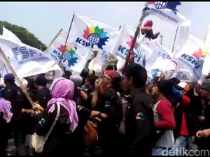 BPS Rilis Rata-rata Upah Buruh RI per Agustus Rp2,74 Juta/Bulan