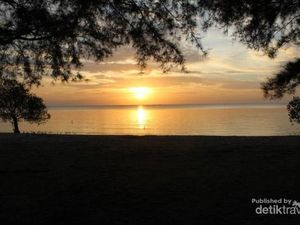Cantiknya sunset di Tanjung Pendam