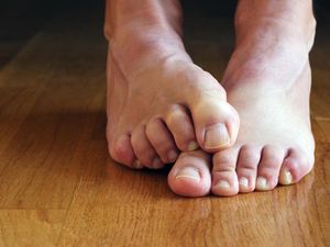 Mahasiswa UNY Racik Lotion Anti Bau Kaki dari Kulit Salak