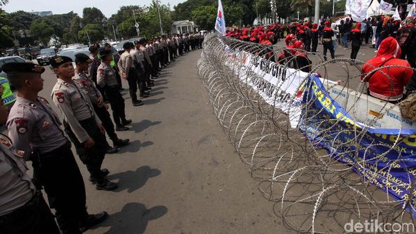 Begini Pengamanan Demo Buruh di Istana