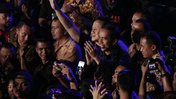 Ini Lautan Penonton Synchronize Fest Berebut Selfie dengan Jokowi