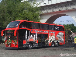 Keliling Kota Semarang Gratis dengan Double Decker Bus