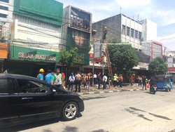 Kebakaran Padam, Lalin di Jalan Sabang Kembali Dibuka