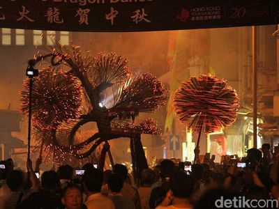 Foto: Lautan Dupa dan Tarian Naga Api