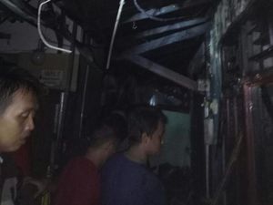 Korsleting Listrik, Rumah Terbakar di Cakung