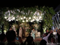 Suasana Keindahan Resepsi Laudya Cynthia Bella di Bandung