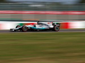 Menang di Suzuka, Hamilton Kian Dekat dengan Gelar Juara Dunia Menang di Suzuka, Hamilton Kian Dekat dengan Gelar Juara Dunia