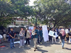 Dukung KPK, Mahasiswa ITB Kembali Aksi di CFD Dago