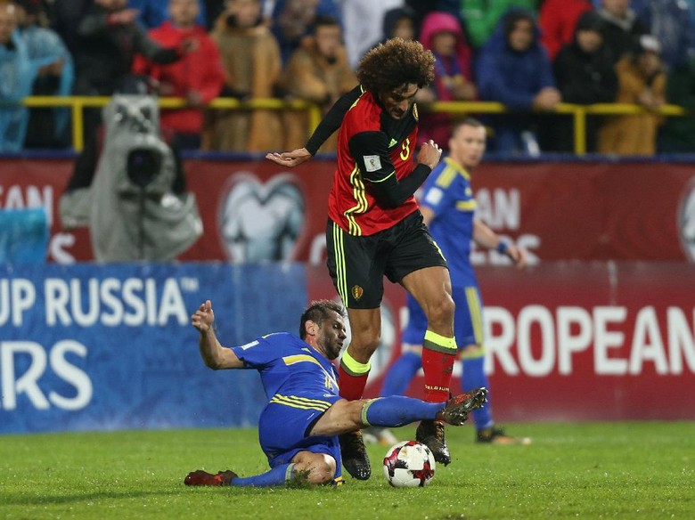 Kabar Buruk untuk MU, Fellaini Dikhawatirkan Cedera Ligamen Lutut Kabar Buruk untuk MU, Fellaini Dikhawatirkan Cedera Ligamen Lutut