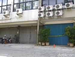 Spa Tempat 51 Orang Diduga Gay di Jakpus Masih Dipasang Garis Polisi