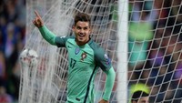 Andre Silva memantapkan kemenangan Portugal lewat golnya di menit ke-88. Portugal menang 2-0 (Vincent West/Reuters)