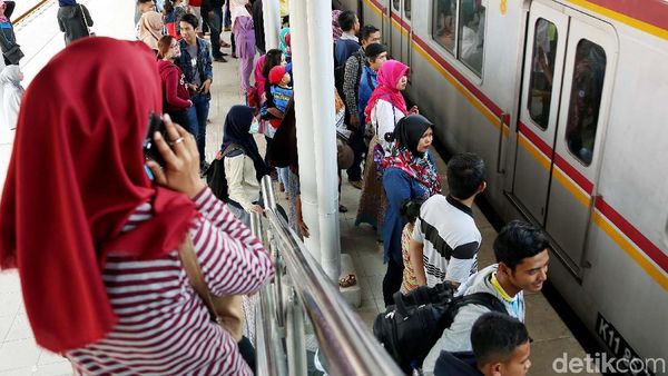 Warga Mulai Buktikan Kenyamanan Stasiun Bekasi Timur