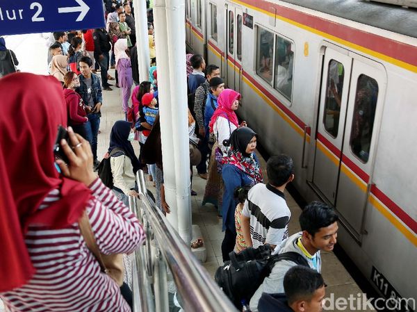 Warga Mulai Buktikan Kenyamanan Stasiun Bekasi Timur