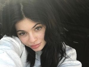 Foto: Saat Selebriti Pamer Freckless di Wajah, Tetap Cantik!