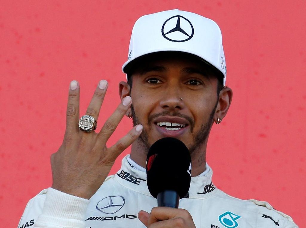 Hamilton Belum Mau Bicara Titel Juara Dunia
