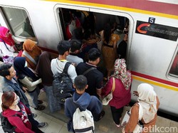 Rel Sempat Patah di Jalur 4 Stasiun Bekasi Pagi ini