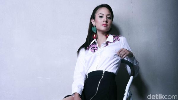 Semampainya Aurelie Moeremans Celeb of The Month Bulan Ini