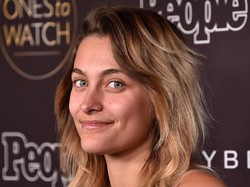 Paris Jackson Tetap Cantik Meski Tanpa Makeup dan Rambut Ketiak Gondrong
