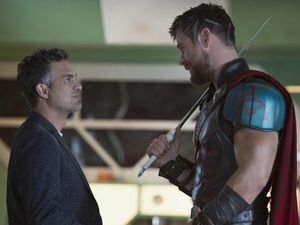 Wow! Ada 35 Kostum untuk Thor di Thor: Ragnarok