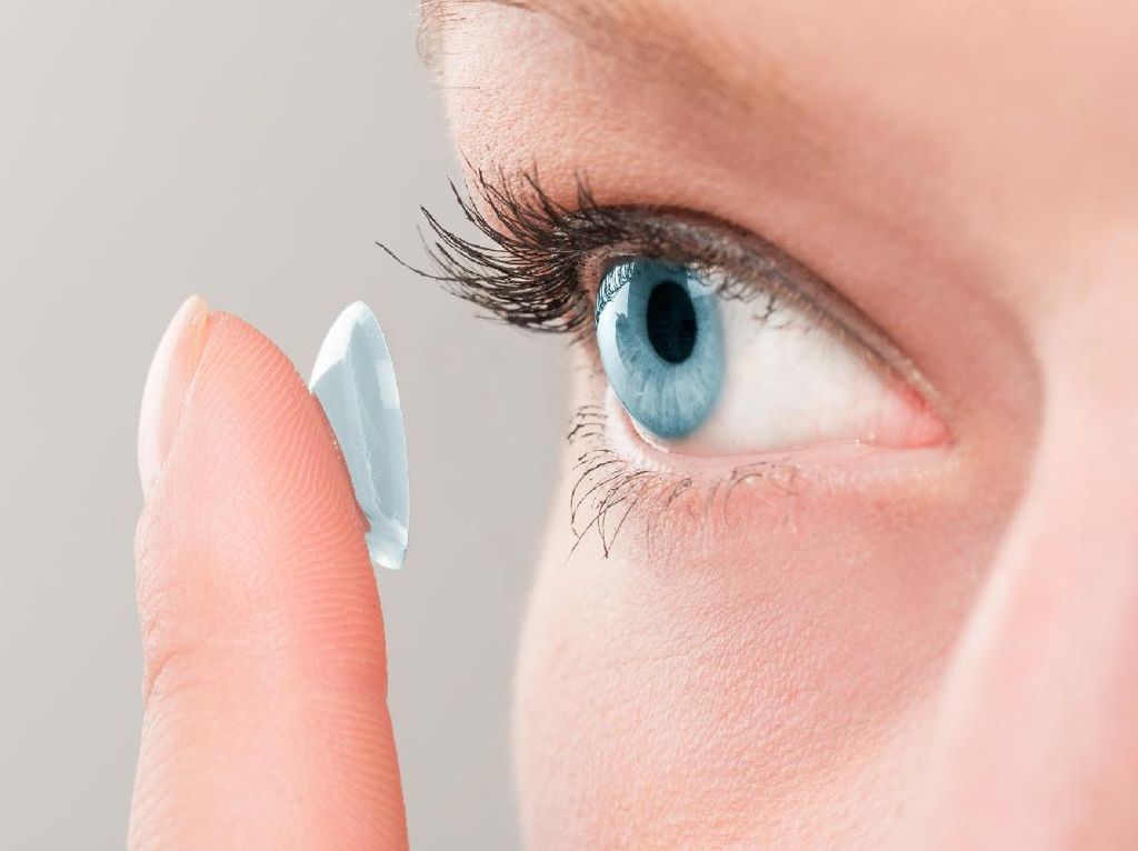 Kesalahan Ini Paling Sering Dilakukan Pemakai Soft Lens Kesalahan Ini Paling Sering Dilakukan Pemakai Soft Lens