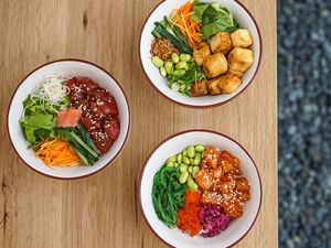 Segar Sehat! Poke Bowl Power Pokey dan Pollo Loco