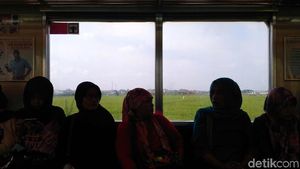 Yuk Naik KRL Manggarai-Cikarang