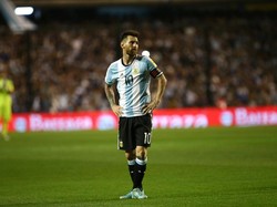 Lionel Messi, Argentina. Berada di posisi keenam papan klasemen zona CONMEBOL, Argentina dalam posisi terjepit. Butuh hasil-hasil yang menguntungkan untuk bisa lolos, atau setidaknya finis kelima untuk dapat tiket play-off. (Foto: Agustin Marcarian/REUTERS)
