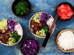 Yuk, Makan Malam Sehat dengan Poke Bowl di 4 Tempat Ini