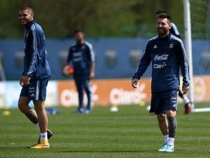 Argentina Butuh Gol, Juga Tabung Oksigen Argentina Butuh Gol, Juga Tabung Oksigen
